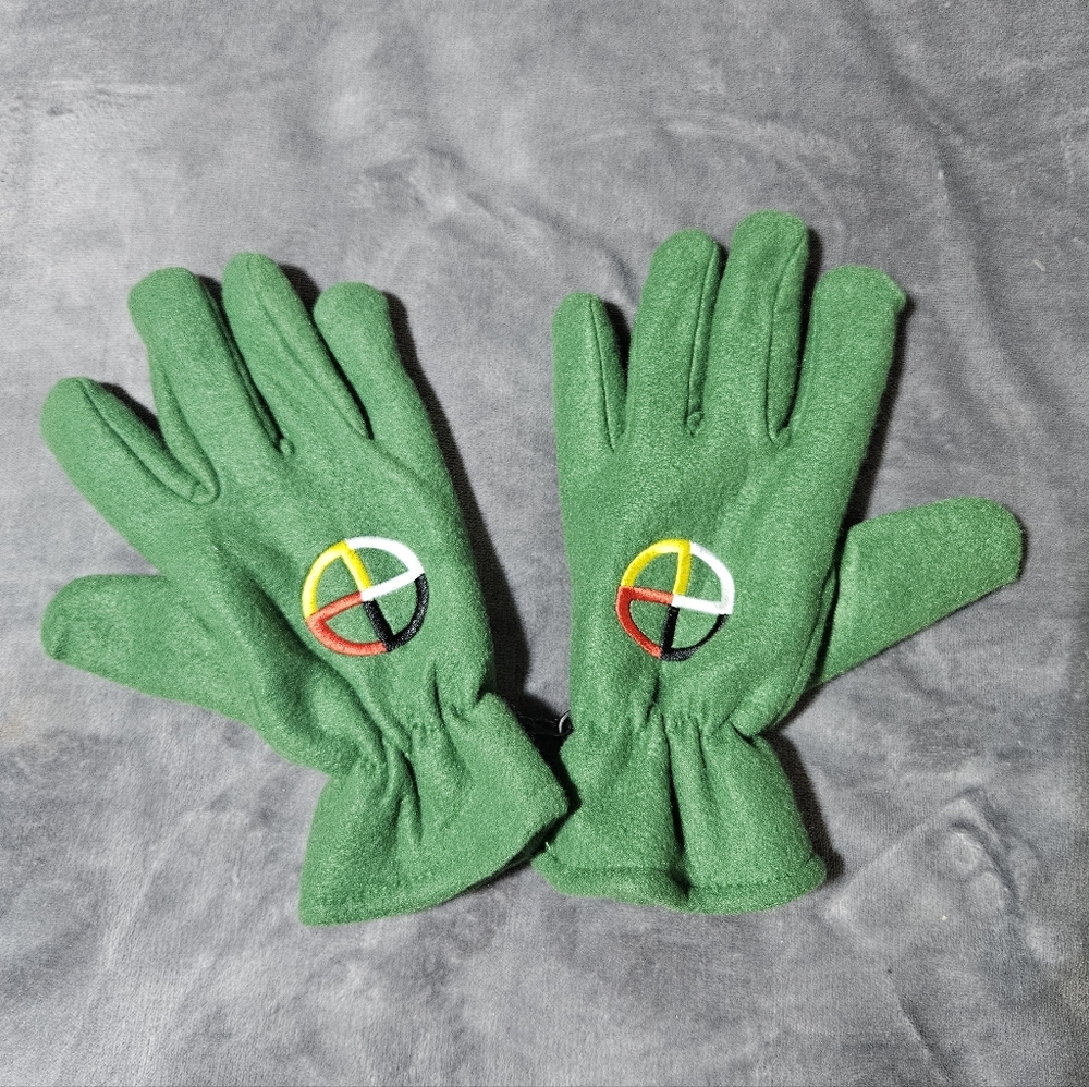 NWOT Lakota Medicine Wheel Embroidered Gloves Green Four Directions M/L Embroid